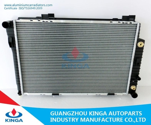 China Van de Radiatormercedes van de plaatdouane Auto van de Benzradiator PA 617*418*32mm leverancier