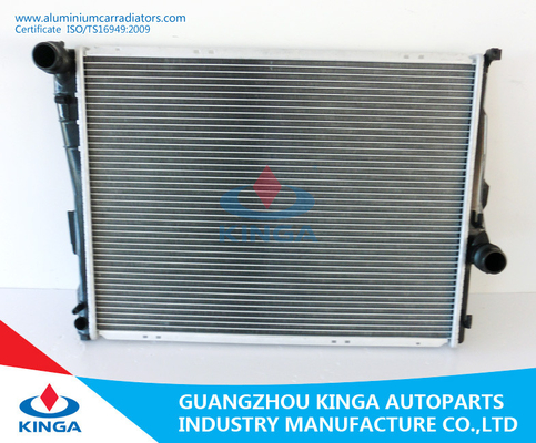 China BMW 316/318I Jaar 98 - 02 Radiators 9071517/9071518 van de Aluminiumauto leverancier