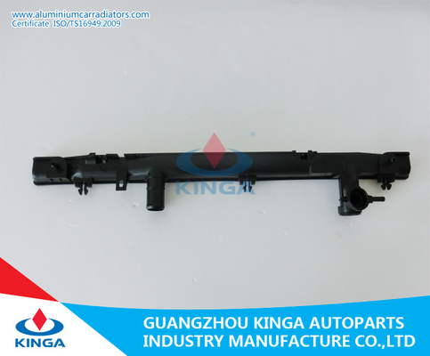 China De zwarte Hoogste Tank van de Autoradiator voor Camry 06 ACV40-de Grootte van de Afzetpijp 34 Mm leverancier