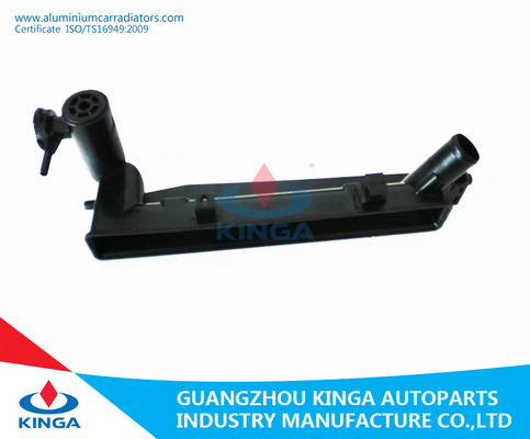 China Auto de Radiatorpa66 Materiële Tank van de Delenauto voor MT van TOYOTA COROLLA'01-04 ZZE122 leverancier