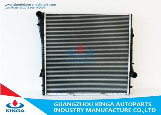 China 1439104 autodelenradiators de Plastic Tank voor van BMW X5 E53 van MT 2000 - 03 leverancier