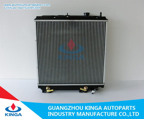 China De Radiator van het hoge Prestatiesaluminium voor het Jaar 2001 Autotransmissie van Dyna RZY220/230 leverancier