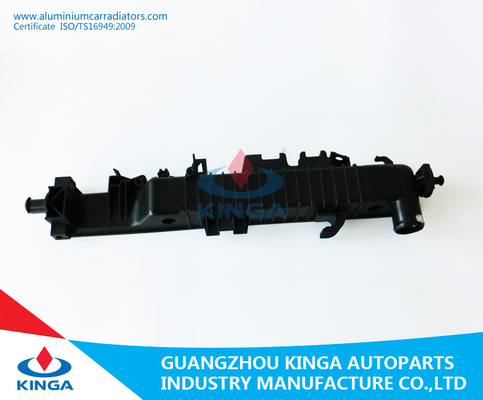 China De Klasse van Benzgl W164 06 BIJ Reparatie van de de Radiatortank van de Radiator de Plastic Tank Duurzame leverancier