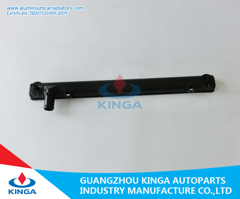 China DEMIO/MAZDA 2 04 BIJ Omhooggaande Plastic OEM ZJ03-15-200 ZJ09-15-200 van de Radiatortank leverancier