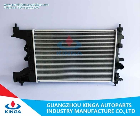 China Van het de Douanealuminium van MT PA16mm van GMC Curze '09-11 de Radiatorkern met Tank leverancier