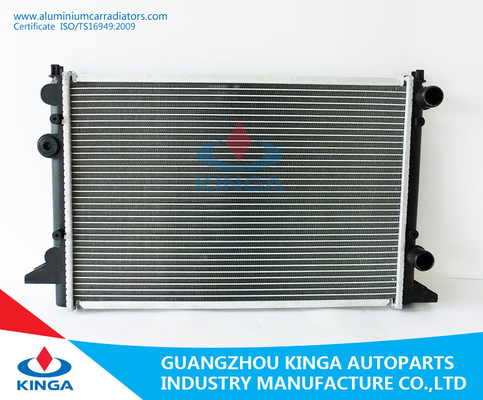 China De GESOLDEERDE Radiators van de Aluminiumauto VOOR MT van VOLKSWAGEN PASSAT 1.8I/2.0I' 1993 leverancier