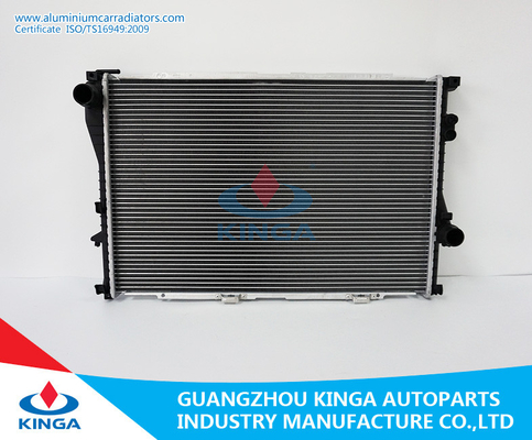 China OEM 2246010 BMW de Radiators van de Aluminiumauto van 728/735/740 I'98 7E38 MT leverancier