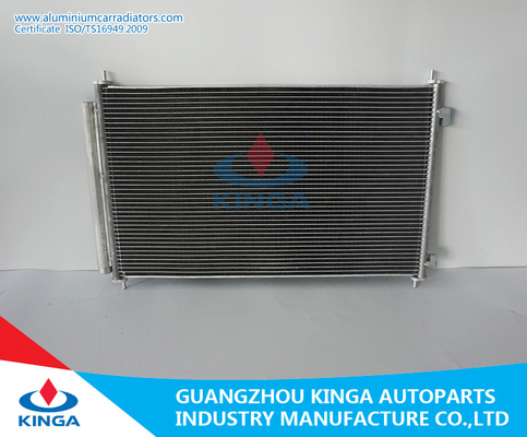 China Originele Autoac Condensator van Mazda 8 (13-) Aluminiumkern in Hoge Prestaties leverancier