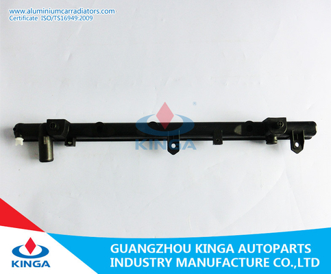 China OEM de Plastic Tank van 16400-7A351/7A260/7A261Radiator voor TOYOTA IPSUM PICNIC'96 SXM15 leverancier