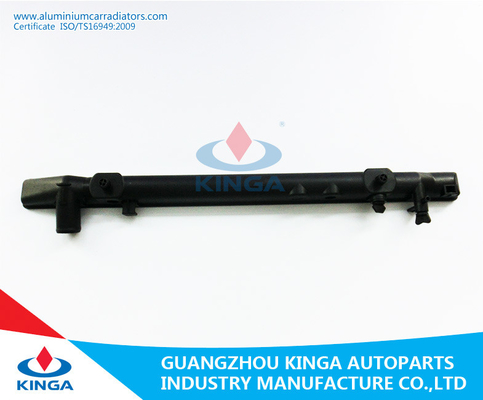 China r TOYOTA LEXUS'95-99 RX300 de Autooem 16400-7A550 van de Radiator Plastic Tank tank van het radiatoreind leverancier