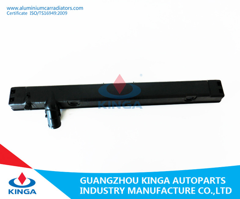 China LANDCRUISER'09 UZJ200 BIJ de reparatieoem 16400-53081 van de Radiator Plastic Tank leverancier