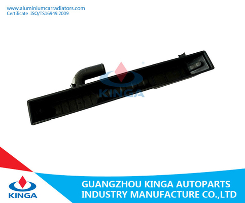 China De plastic Tank van de Radiatorafzet voor Toyota Hilux 2,4 Materialen PA66+GF30% van MT Raiator (van D) leverancier