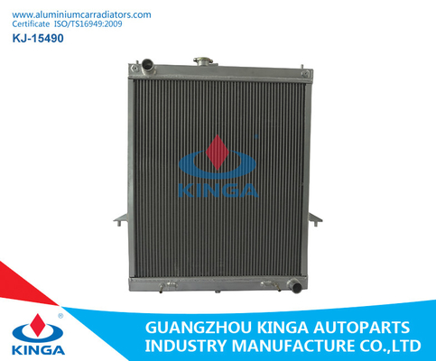 China OEM 21460-VC215 Nissan Autoradiator voor PATROUILLE (Y61) 4.8L'97-10 BIJ leverancier