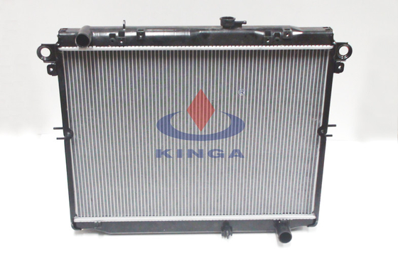 China Aluminium het rennen de Radiator van radiatorstoyota voor LANDCRUISER 1998, 2002, UZJ100W leverancier