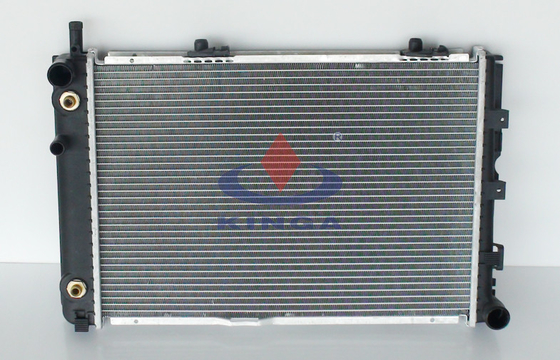 China Aluminium Mechanische Type automobiele radiators voor Benz W124/200D/250TD 1984 1993 BIJ leverancier