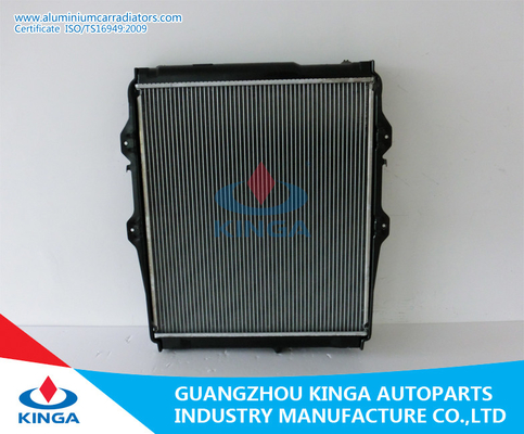 Auto het Aluminiumradiators van de Vervangstukkendouane voor Toyota HILUX 2003 PA26 BIJ leverancier