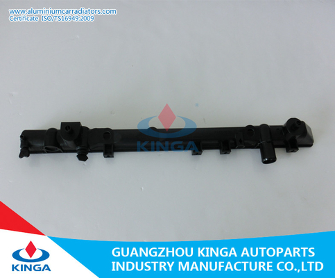 De zwarte Plastic Tank Toyota Carina '92-94 ST190 van de Bodemradiator BIJ leverancier