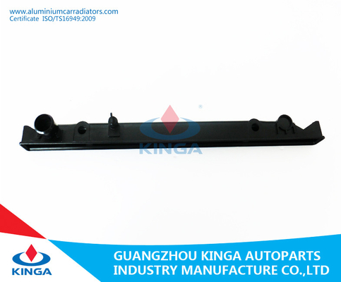 Zwarte de Radiator Plastic Tank van de Radiator Hoogste Tank voor Toyota Prado '95-98 Kzn 1kz BIJ leverancier