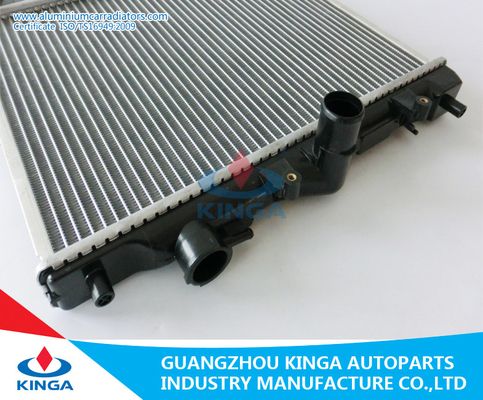 De Radiators Mazda 323 van het autoaluminium E5 '85-87 met Tank Goedkope Prijs leverancier