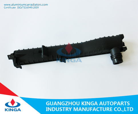 Plastic BMW-Tank van de Autoradiator 520/530/728/735I 98 - 00 MT 60*457.5mm leverancier