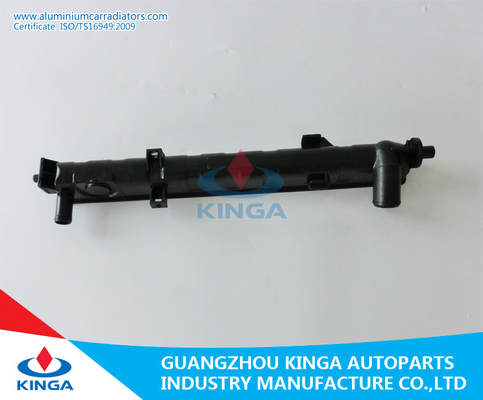 Juiste de Radiator Plastic Tank MPV GF van Afzetmazda - MT van LWEW 2000-2003 leverancier