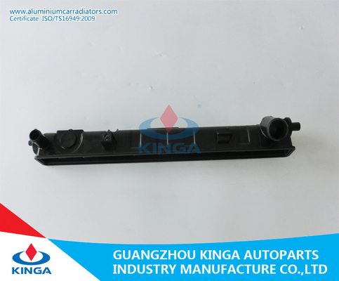 Juiste de Radiator Plastic Tank MPV GF van Afzetmazda - MT van LWEW 2000-2003 leverancier