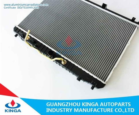 Auto de Radiatorvervanging KIA CARENS MPV 2.0 ' 02 OK2FV-15-200A van de Vervangstukkenauto BIJ leverancier