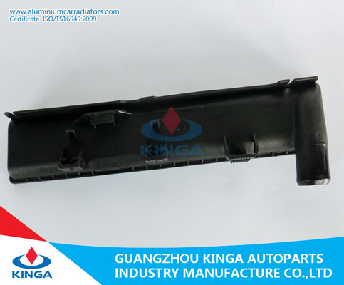 De Plastic Tank van de Benzradiator Verlaten c-KLASSE W201/190E 2.3 ' 82 BIJ 2016 leverancier