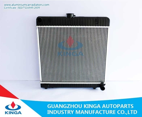 De Tankbodem van de Benz Plastic Radiator W123/200d/van 280c' MT 76-85 leverancier