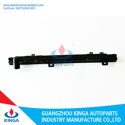 De Radiatorplastiek rx-8 1.3L'04-05 Mazda van de watertank na Marktradiator leverancier