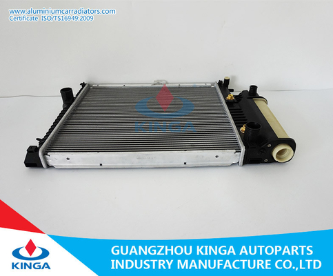 1468469/ 1719309 BMW-Aluminiumradiator voor 520I/525I'88-E34 BIJ Kerngrootte 32mm leverancier