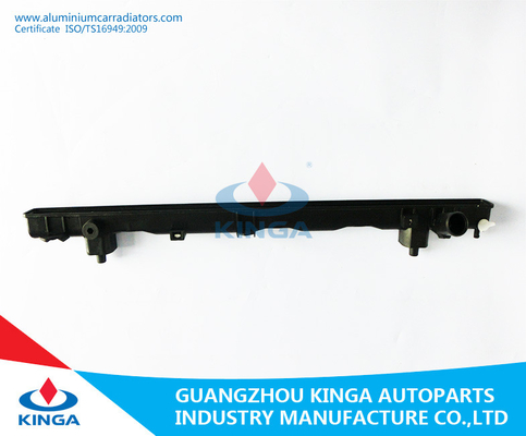 OEM de Plastic Tank van 16400-7A351/7A260/7A261Radiator voor TOYOTA IPSUM PICNIC'96 SXM15 leverancier