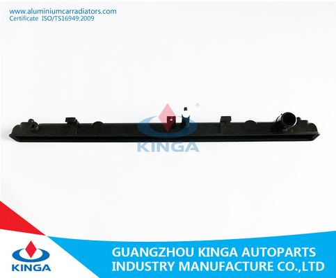 De sterke Plastic Tank van Hardheidsraidator voor Toyota Camry 03-06 Mcv MT 30 leverancier