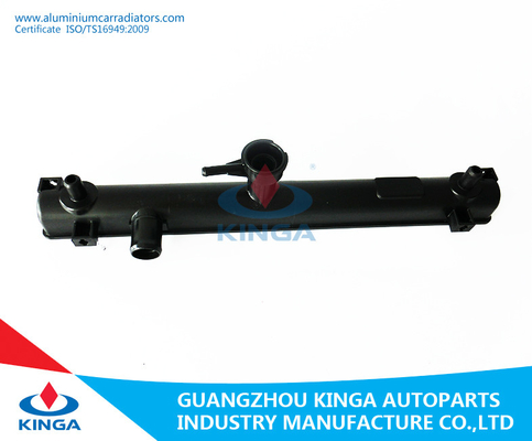 2016 Nieuwe Modelsuzuki swift'06 BIJ Autoradiator Plastic Tank leverancier
