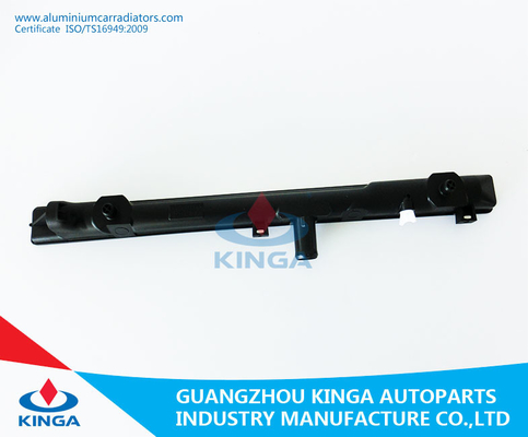 Tank van de bodem de Plastic Radiator Geschikt voor 2002 GAKTUS-WAGENg15 Radiator BIJ OEM 17700-63G11/63G12 leverancier
