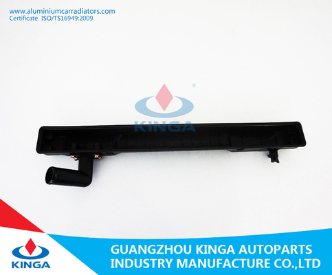 Aftermarket Mitsubishi Pajero V33'92-96 BIJ Plastiek van de de Radiatortank van MB660077 het Auto leverancier
