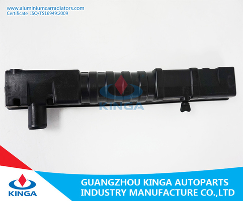 De Tank van het radiatorbeëindigen/Radiator Plastic Tank van de Radiator van MT van Toyota Hiace'88-89 2Y/3Y/4Y leverancier
