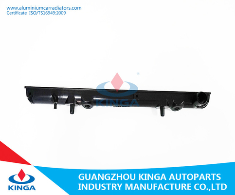 Plastic radiatortank voor de Autobestelwagen L200 1998 van Radiatormitsubishi BIJ OEM MR127854 leverancier