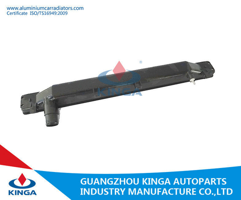 Autoradiatortank voor MT van Toyota Landcruiser'95-98 HDJ81V in PA66GF30-Bodemtank leverancier