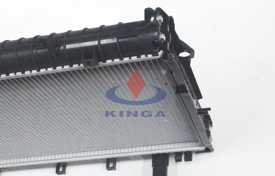 OEM 16400-17020, 16400-17040 Autodelen voor Toyota-Radiator, Aluminiumplastiek leverancier