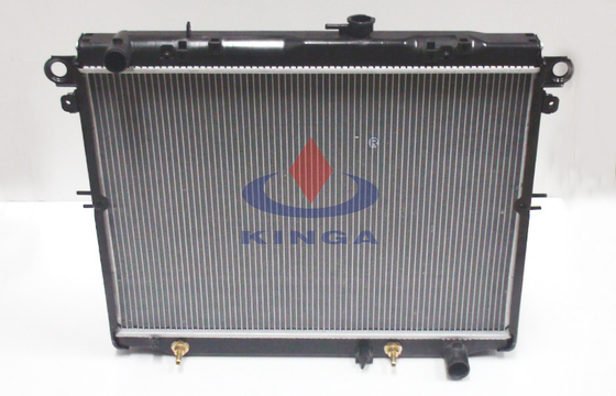 Kleine Aluminiumradiator voor Toyota-Radiatoroem 16400-66120/16400-66121 leverancier