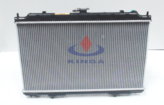 Autodelenradiator voor 2003 maximaradiator van Nissan 21410-2Y000/21460-2Y700 leverancier